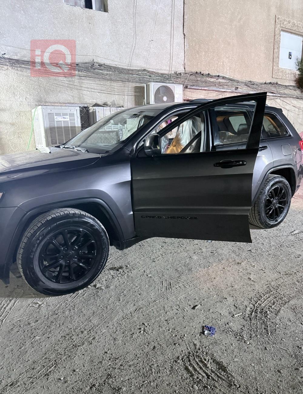 جیپ گراند شیرۆکی